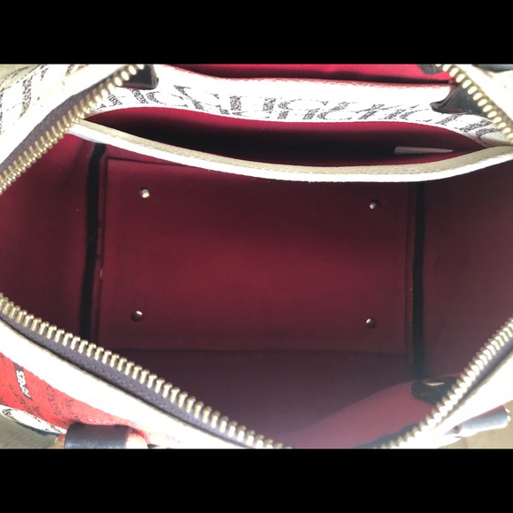 Carolina Herrera handbag and wallet - Picture 4 of 8